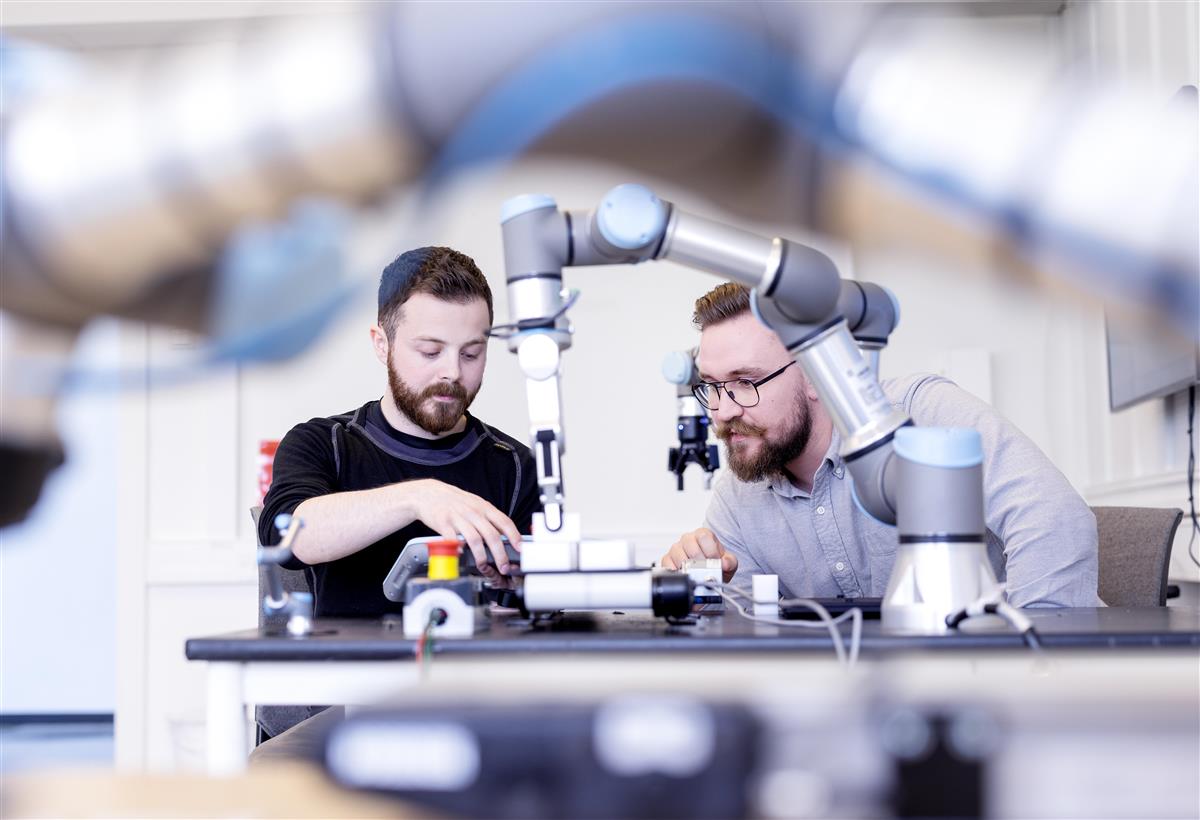 Bilde av digital kompetanse i industrielle arbeidsprosesser. - Klikk for stort bilde
